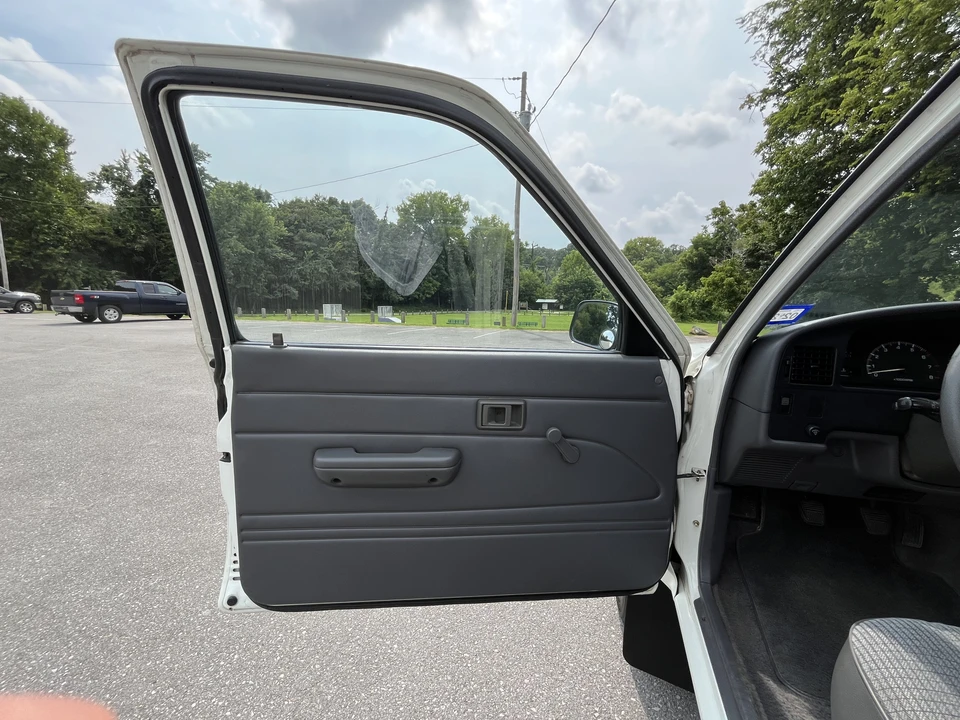 1991 Toyota Hilux 5th Gen - Image 24 of 31