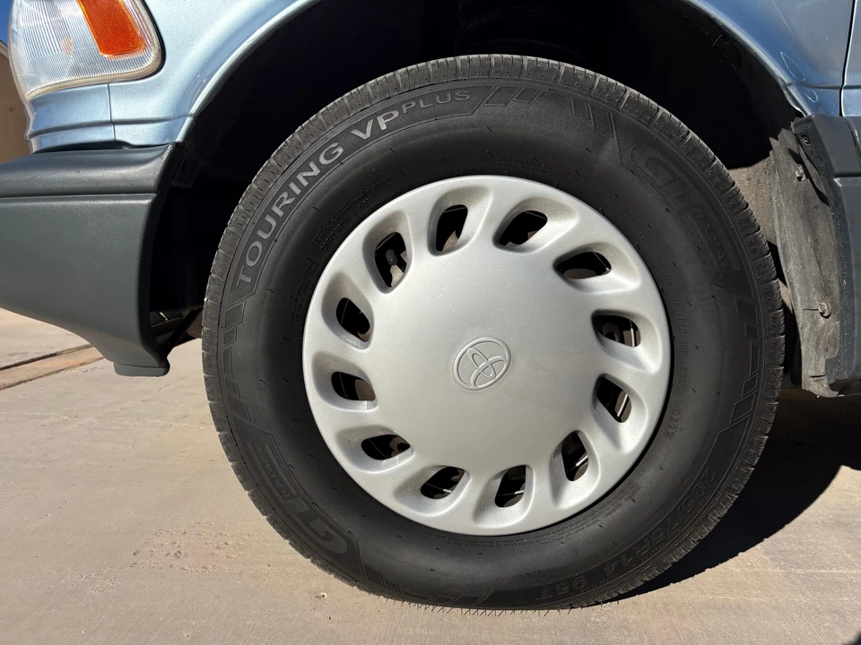 1991 Toyota Previa/Estima 1st Gen - Image 25 of 31