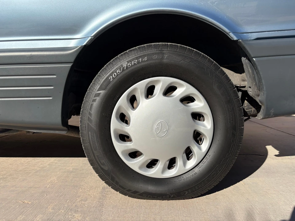 1991 Toyota Previa/Estima 1st Gen - Image 26 of 31