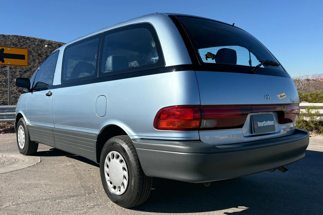 1991 Toyota Previa/Estima 1st Gen - Image 4 of 31