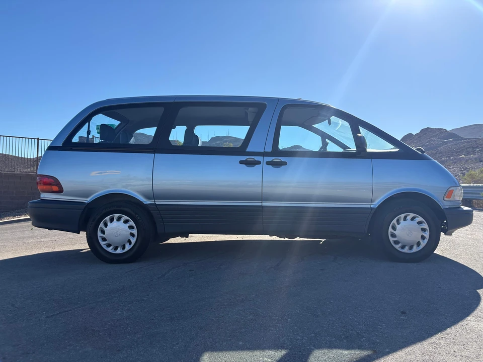 1991 Toyota Previa/Estima 1st Gen - Image 12 of 31