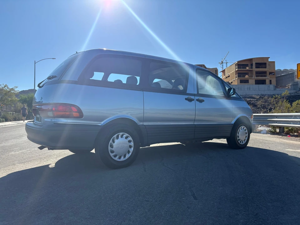 1991 Toyota Previa/Estima 1st Gen - Image 11 of 31