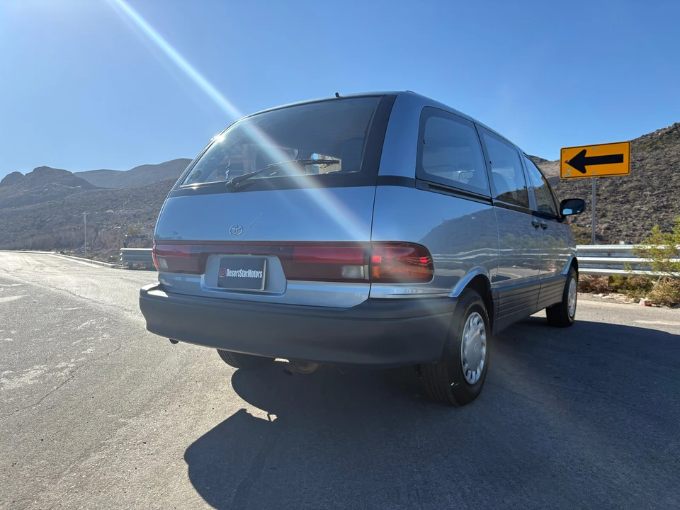 1991 Toyota Previa/Estima 1st Gen - Image 10 of 31