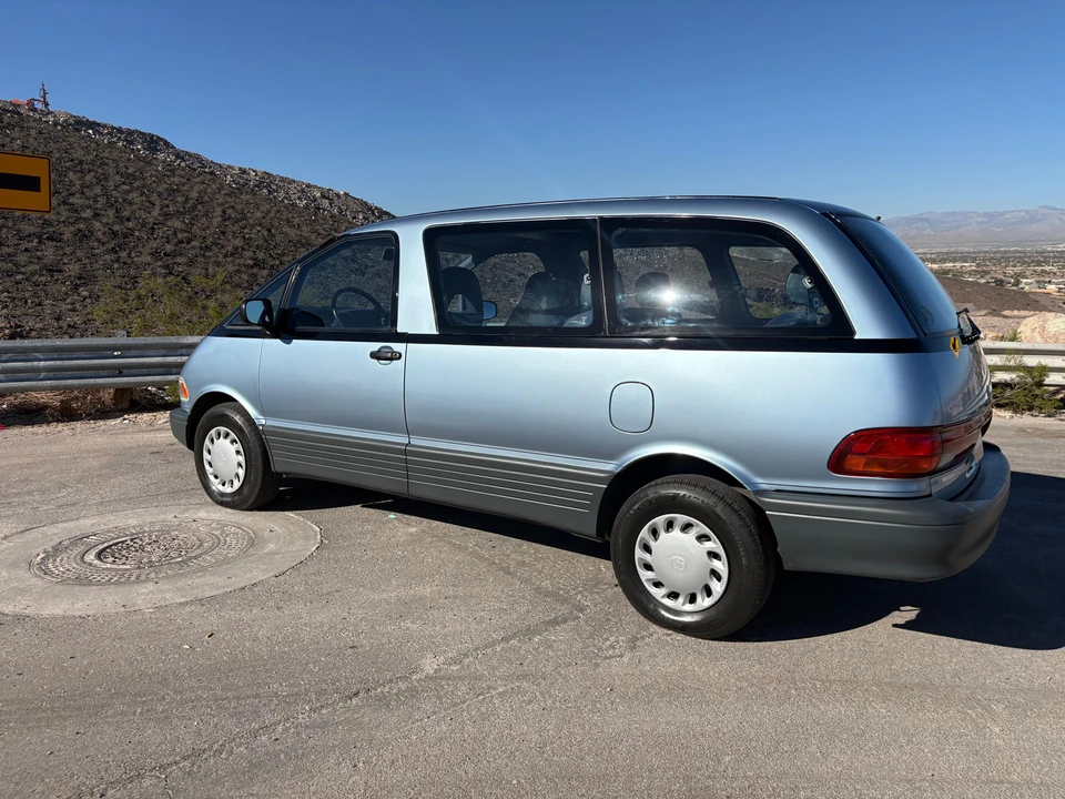 1991 Toyota Previa/Estima 1st Gen - Image 9 of 31