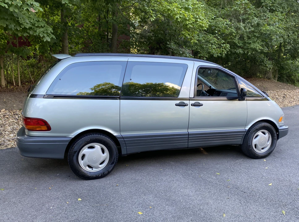 1991 Toyota Previa/Estima 1st Gen - Image 11 of 31