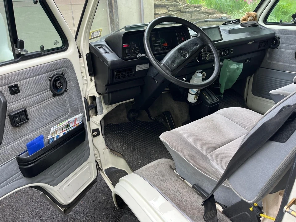 1991 Volkswagen Vanagon - Image 9 of 26
