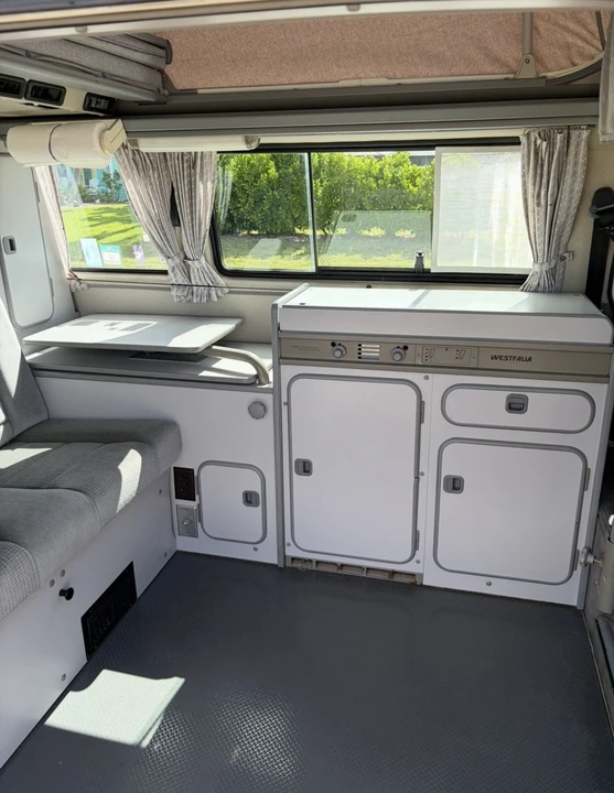 1991 Volkswagen EuroVan - Image 5 of 31