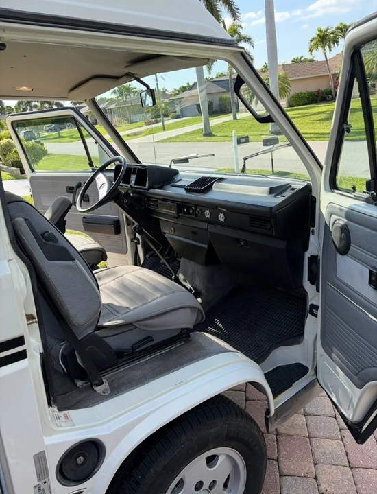 1991 Volkswagen EuroVan - Image 4 of 31