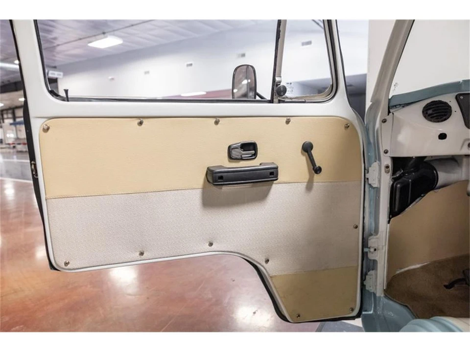 1991 Volkswagen Vanagon - Image 19 of 31