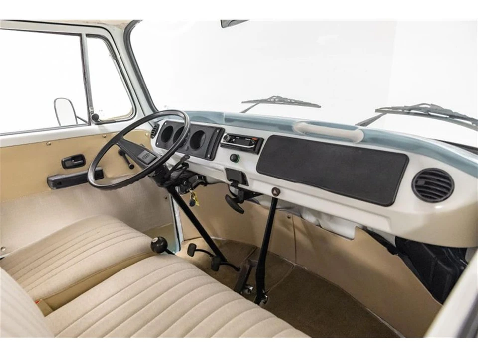 1991 Volkswagen Vanagon - Image 25 of 31