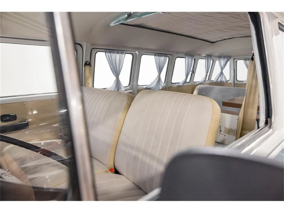 1991 Volkswagen Vanagon - Image 16 of 31