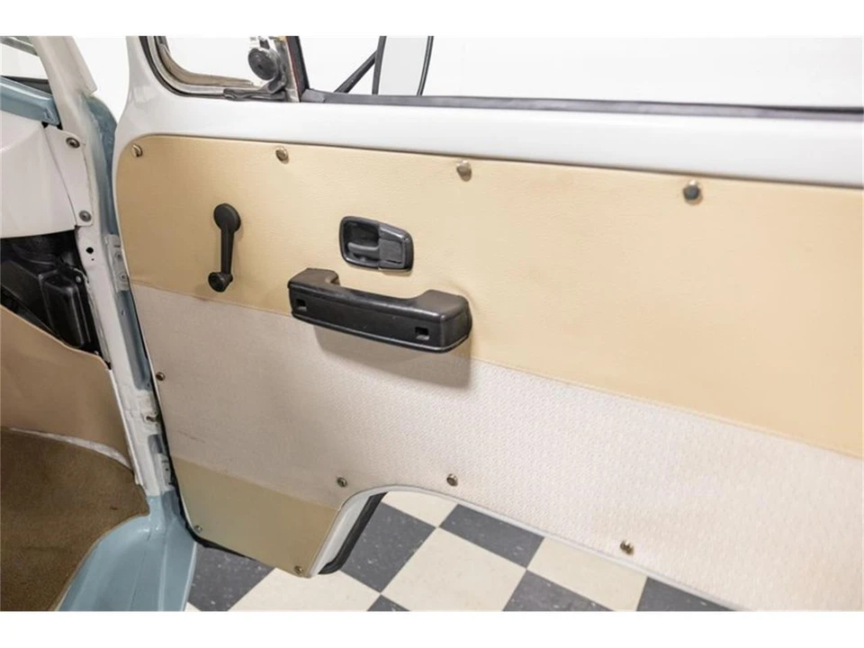 1991 Volkswagen Vanagon - Image 28 of 31