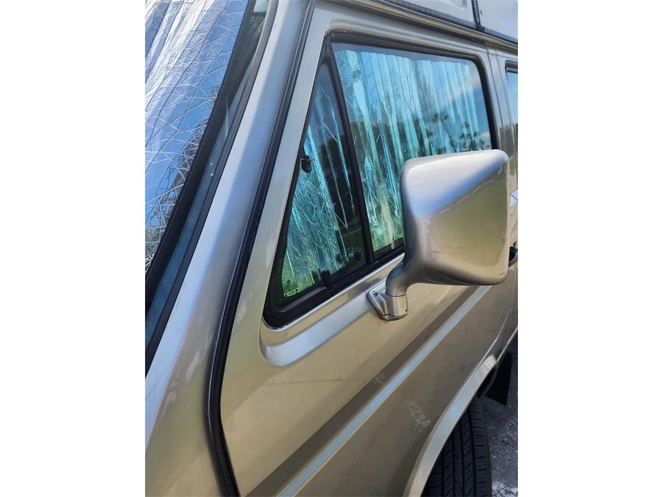 1991 Volkswagen Vanagon - Image 14 of 31
