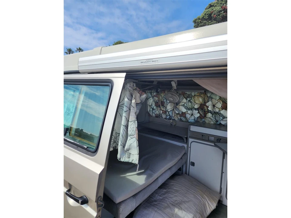 1991 Volkswagen Vanagon - Image 17 of 31