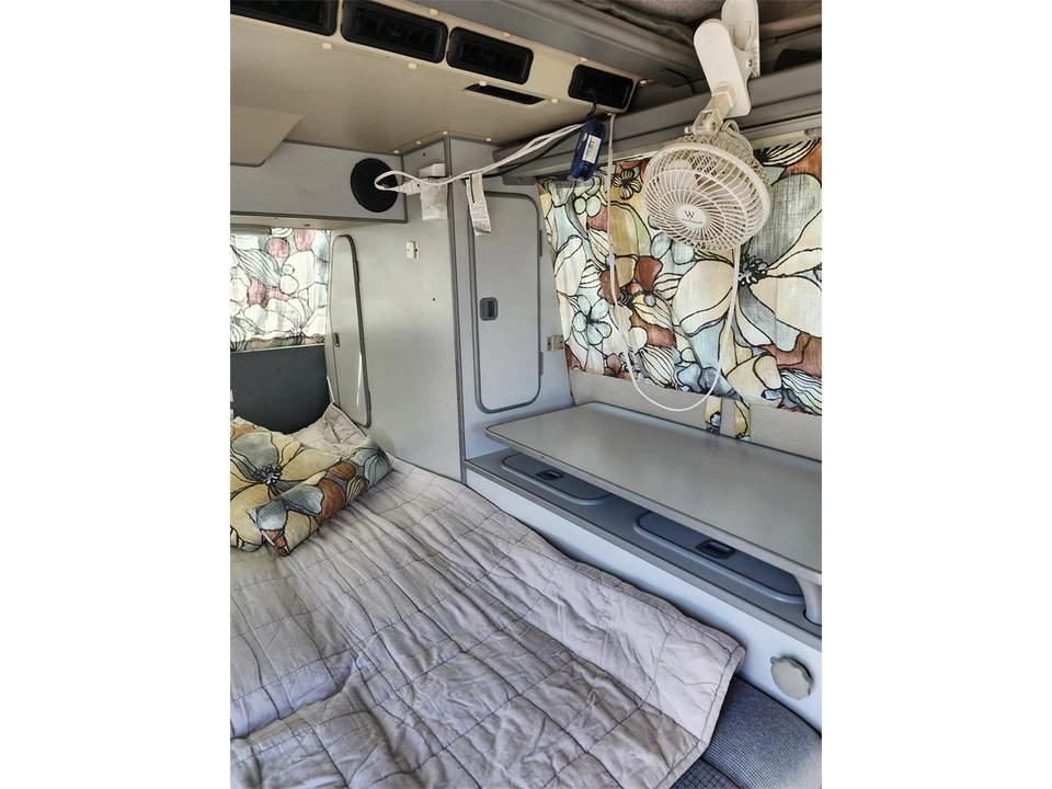 1991 Volkswagen Vanagon - Image 24 of 31