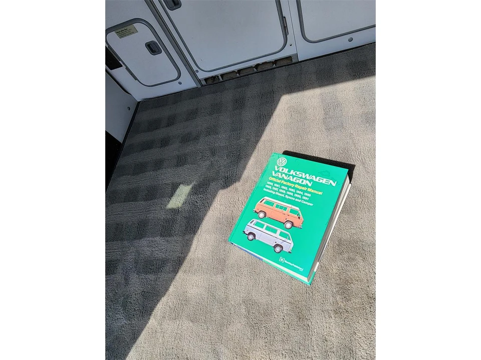 1991 Volkswagen Vanagon - Image 28 of 31