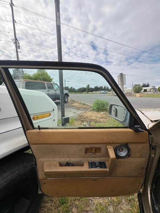 1991 Volvo 200 Series - Image 13 of 14