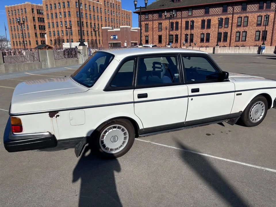 1991 Volvo 200 Series - Image 6 of 10