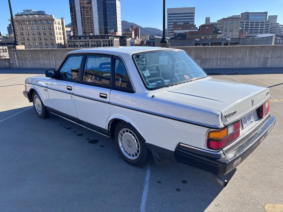 1991 Volvo 200 Series - Image 4 of 10