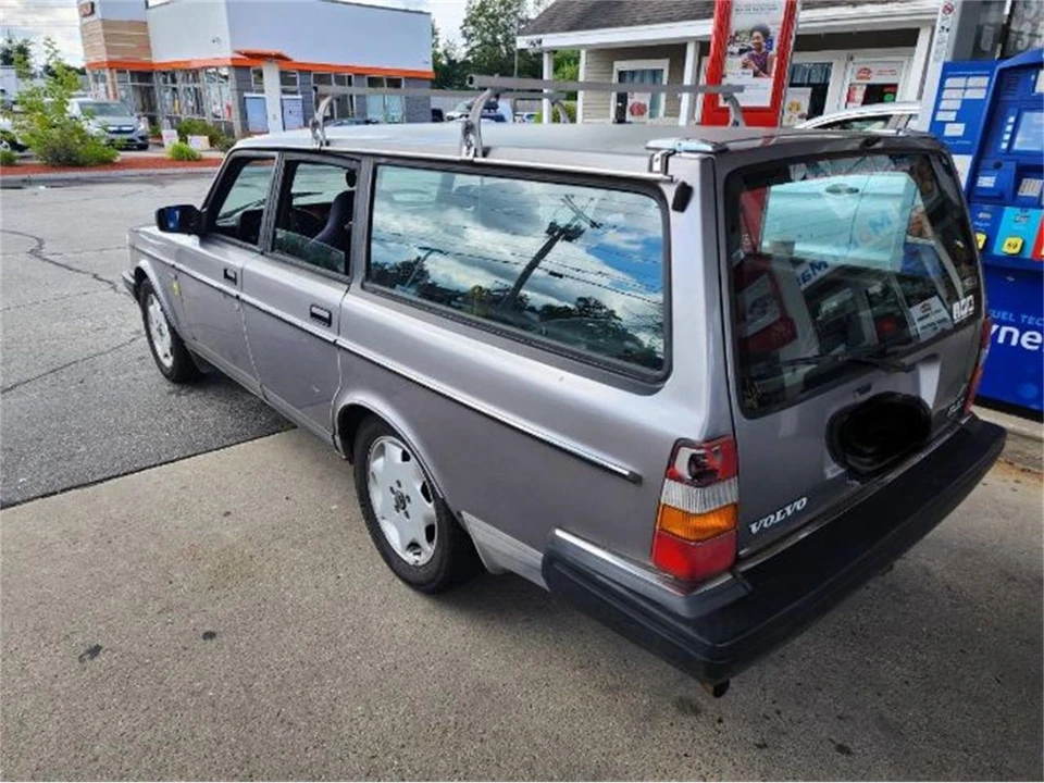 1991 Volvo 244 - Image 5 of 25