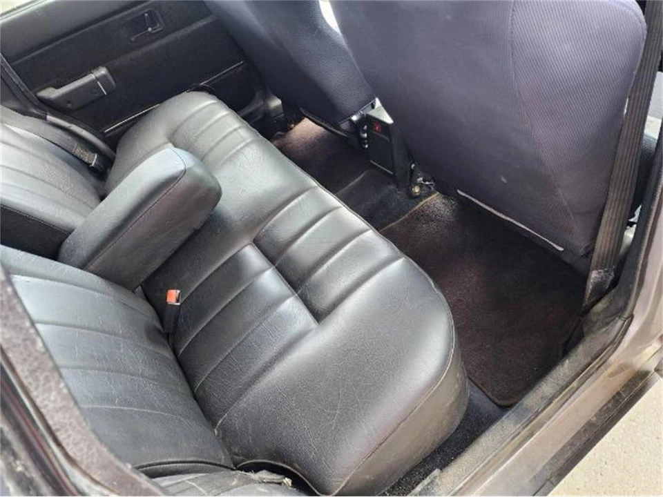 1991 Volvo 244 - Image 14 of 25