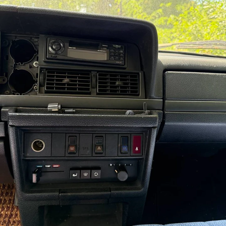 1991 Volvo 244 - Image 18 of 20