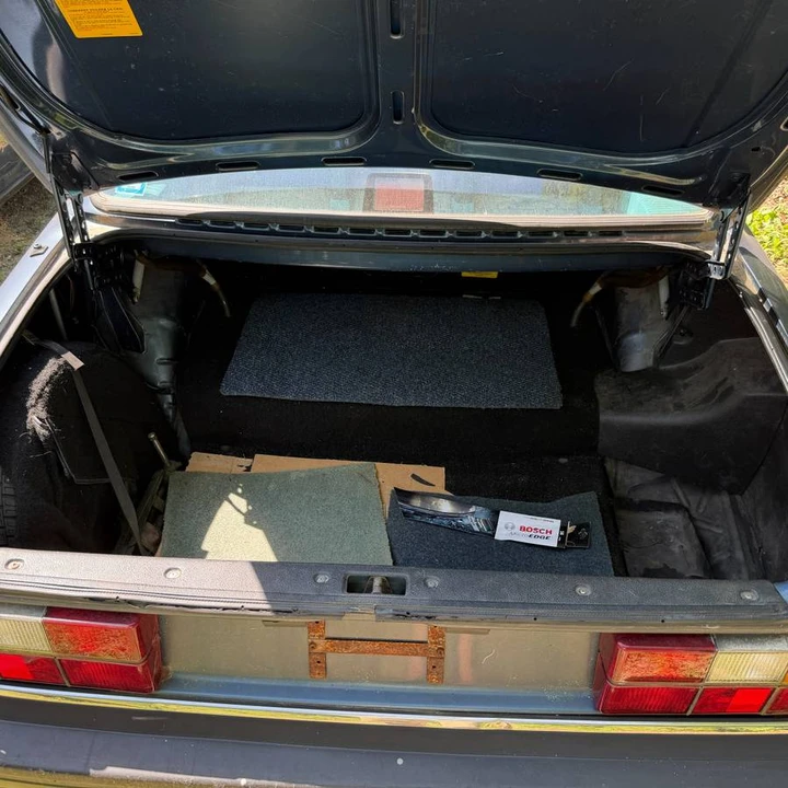 1991 Volvo 244 - Image 9 of 20