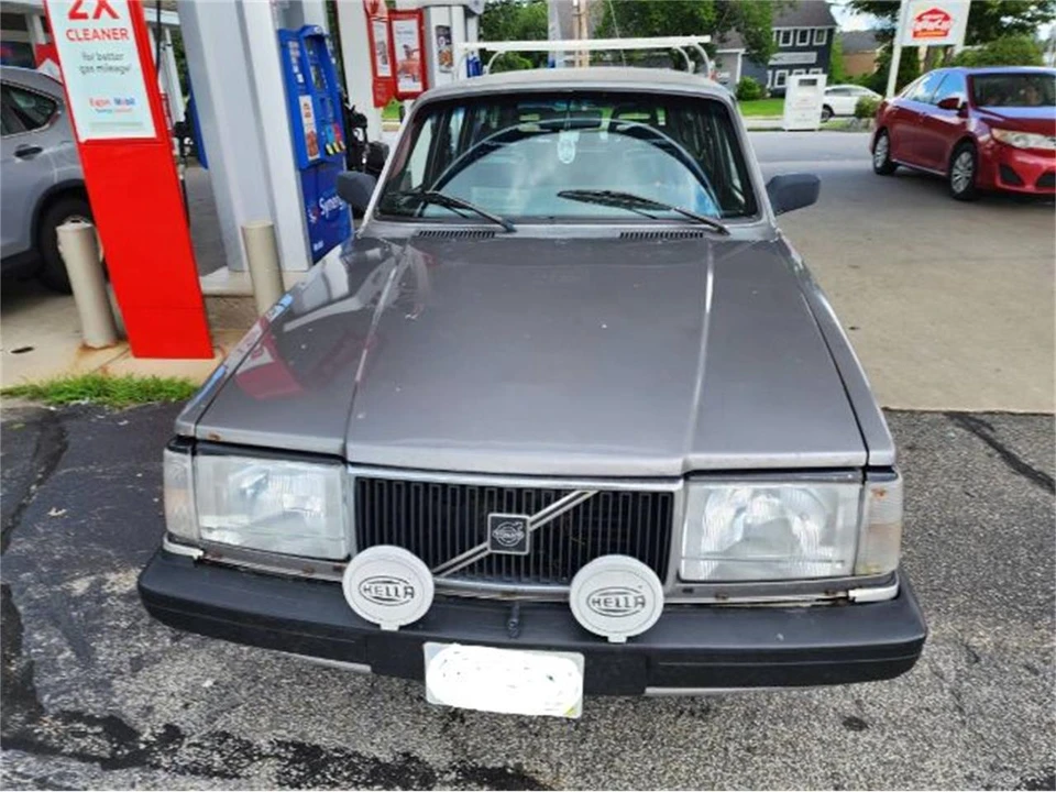1991 Volvo 244 - Image 7 of 25