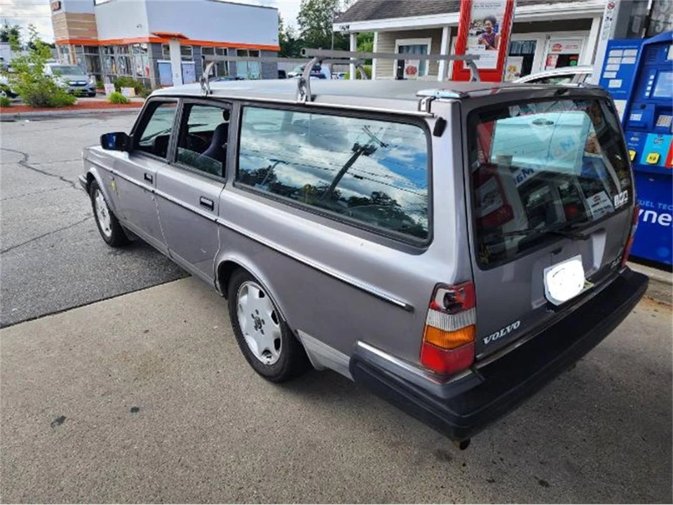 1991 Volvo 244 - Image 8 of 25