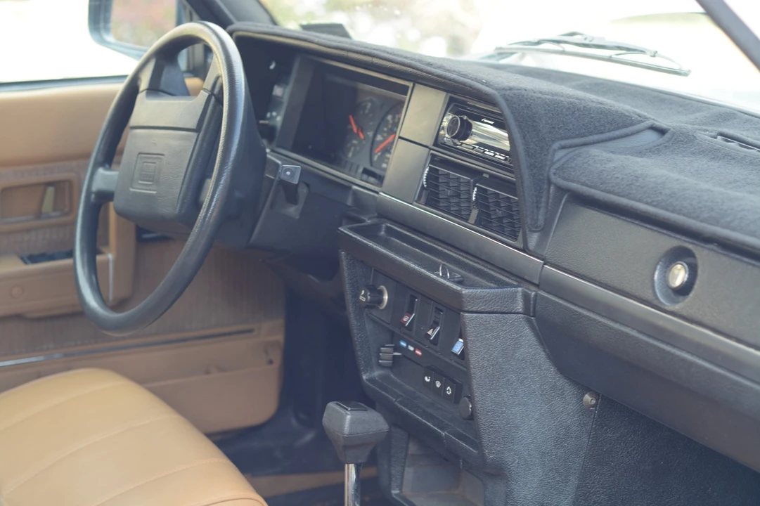 1991 Volvo 244 - Image 9 of 21