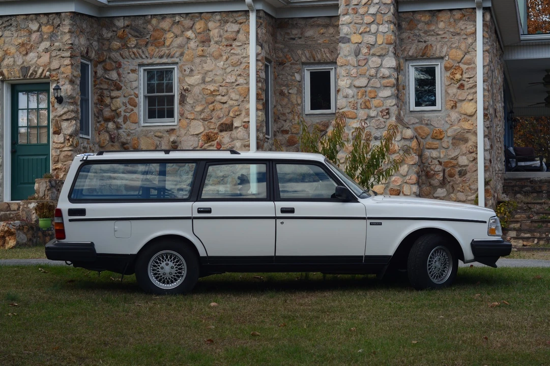 1991 Volvo 244 - Image 3 of 21