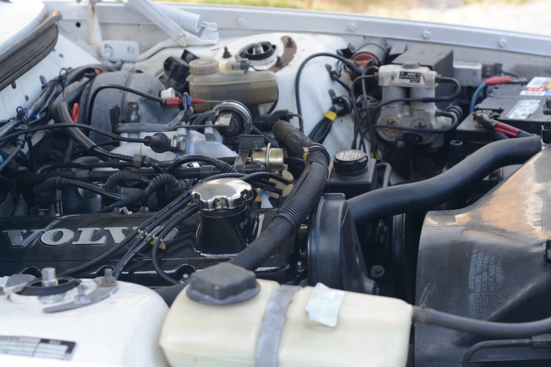 1991 Volvo 244 - Image 7 of 21