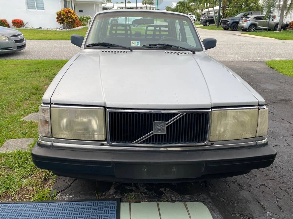 1991 Volvo 200 Series - Image 5 of 10