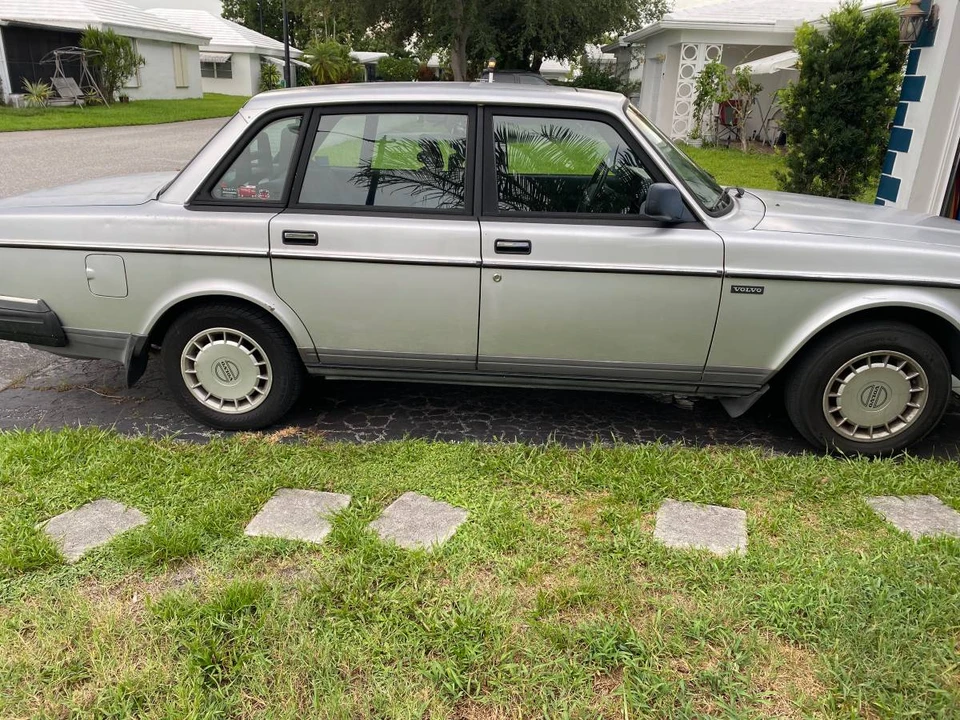 1991 Volvo 200 Series - Image 4 of 10