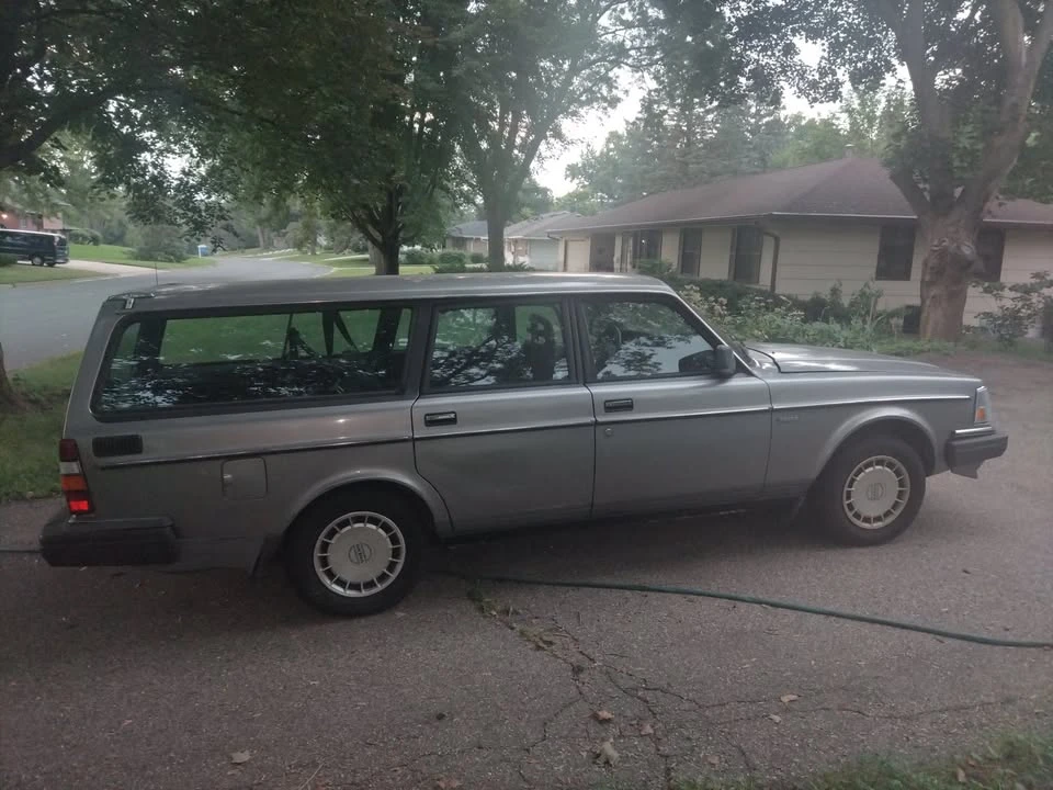 1991 Volvo 244 - Image 5 of 10