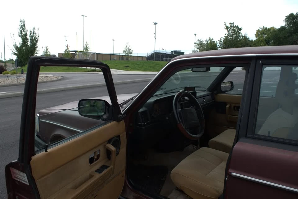 1991 Volvo 244 - Image 8 of 10
