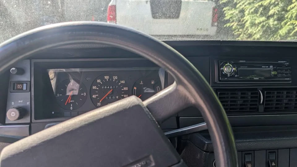 1991 Volvo 244 - Image 7 of 8