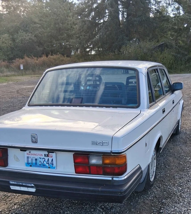 1991 Volvo 244 - Image 3 of 20