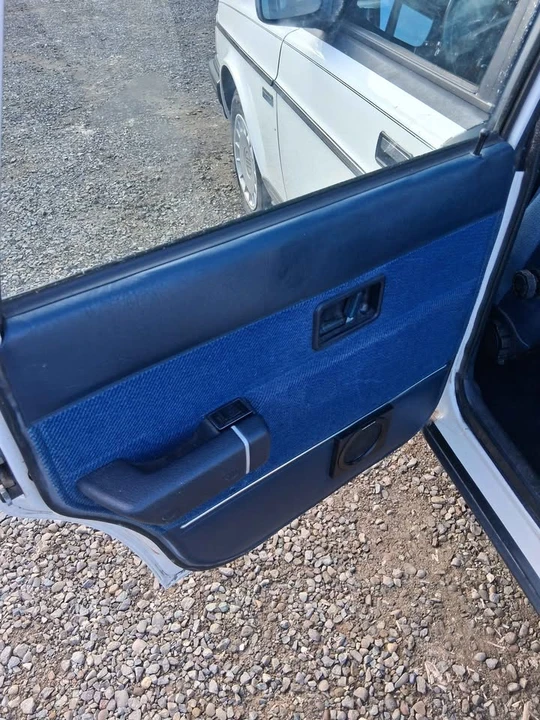 1991 Volvo 244 - Image 5 of 20