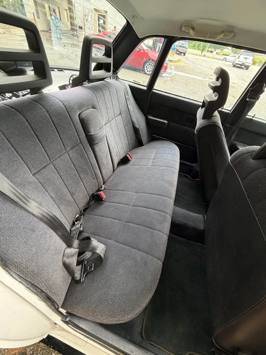 1991 Volvo 244 - Image 3 of 4