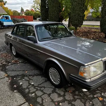 1991 Volvo 240 Sedan 4D