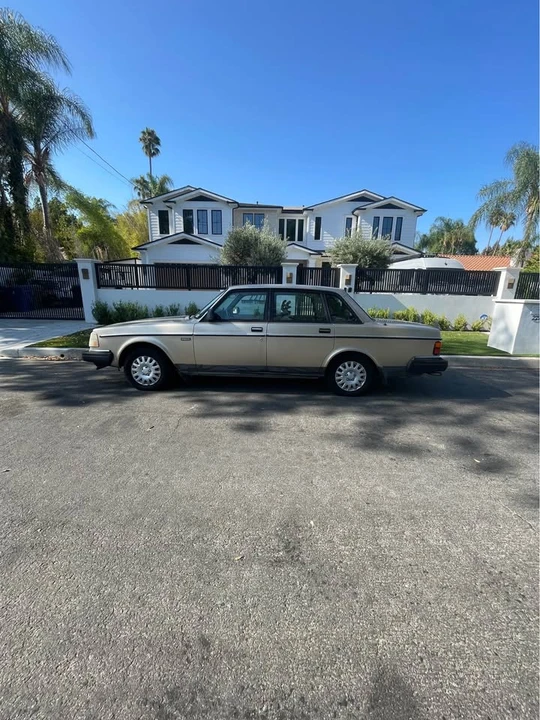 1991 Volvo 244 - Image 2 of 9