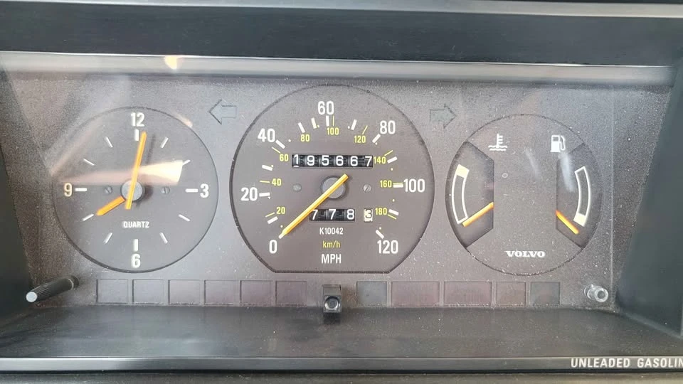 1991 Volvo 244 - Image 9 of 9