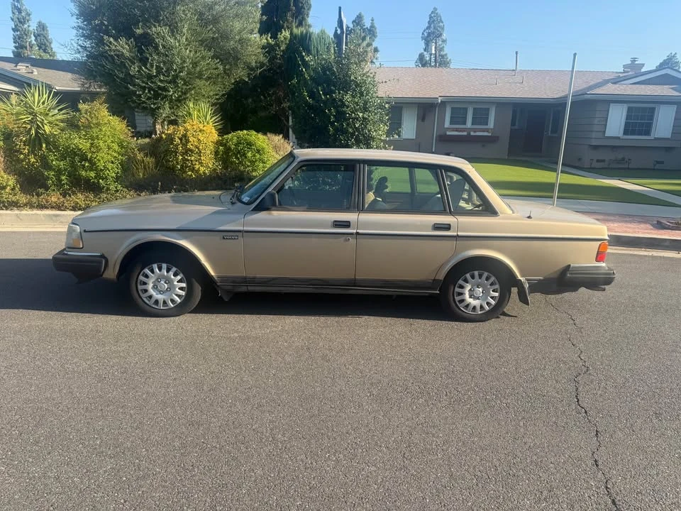 1991 Volvo 244 - Image 6 of 9