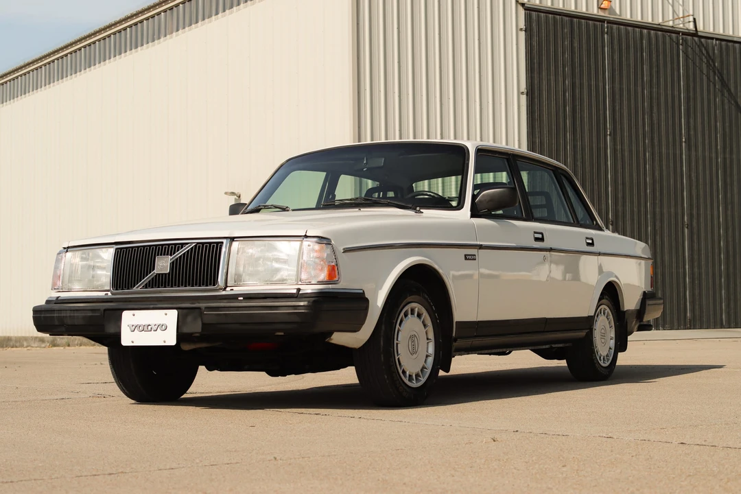 1991 Volvo 244 - Image 10 of 31