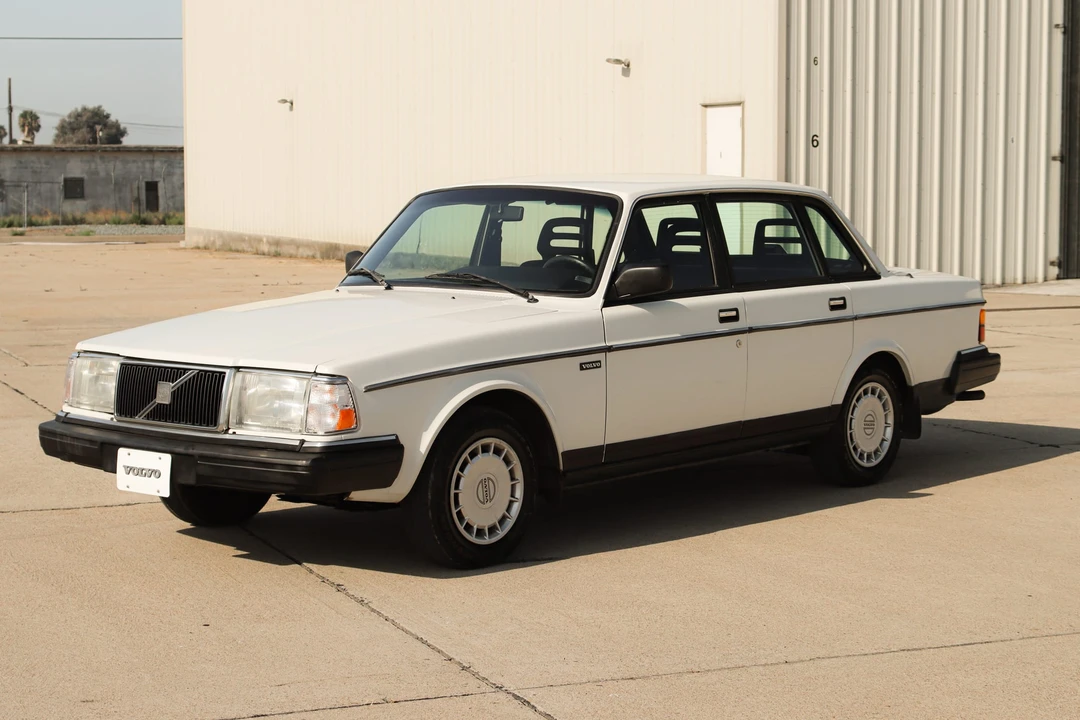 1991 Volvo 244 - Image 11 of 31