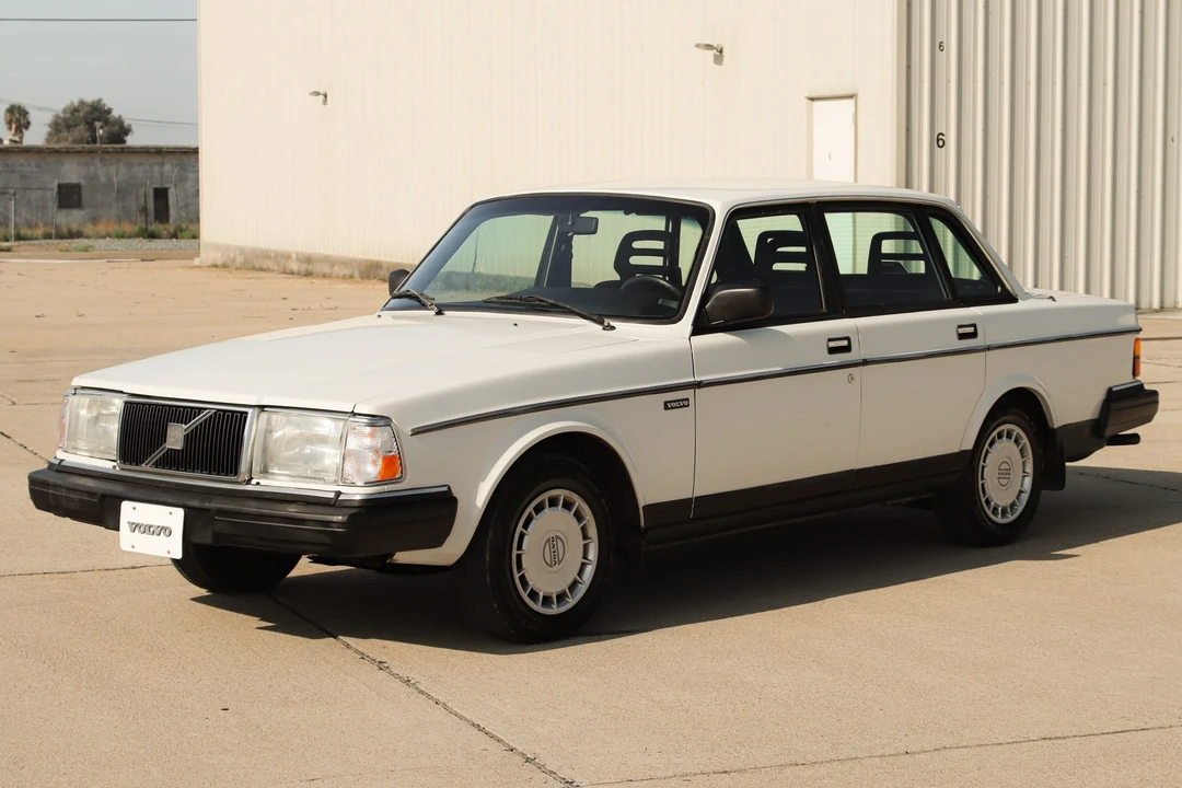 1991 Volvo 244 - Image 12 of 31