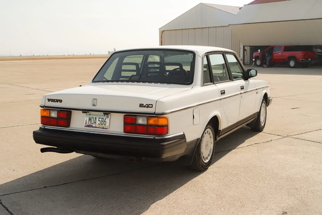 1991 Volvo 244 - Image 20 of 31