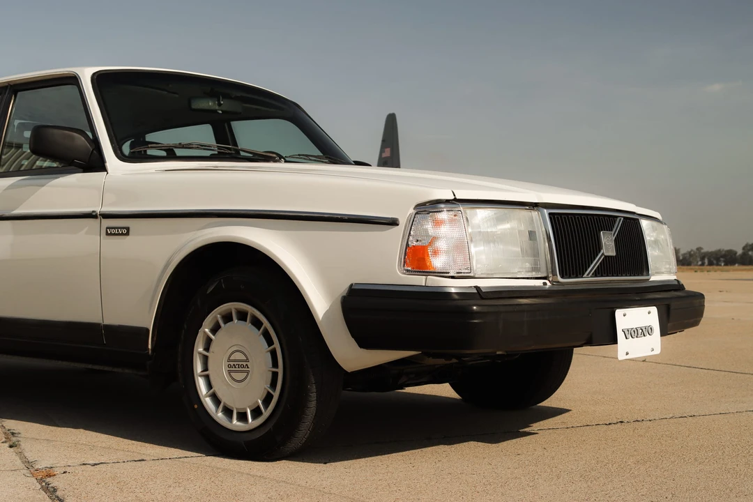 1991 Volvo 244 - Image 24 of 31