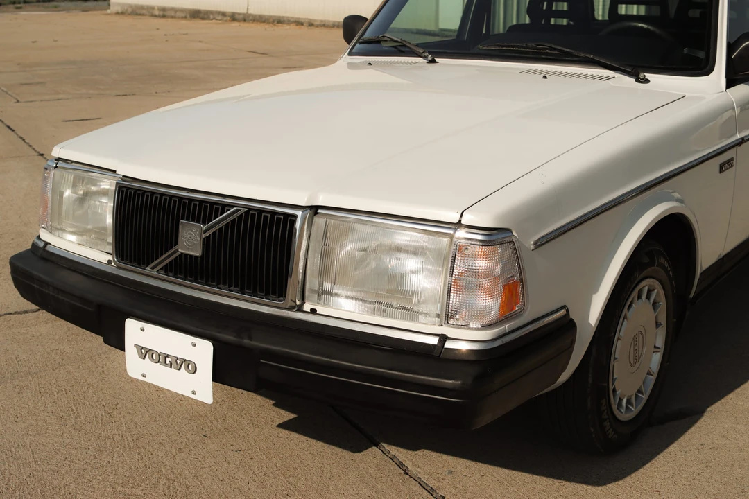 1991 Volvo 244 - Image 28 of 31